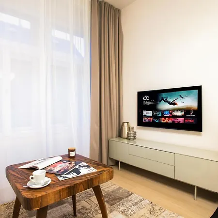 Apartma Andrea 1907 Διαμέρισμα Κάρλοβι Βάρι